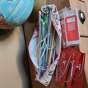 Vintage knitting needles Aero in carry case